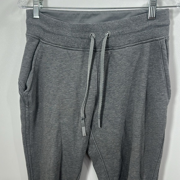Lululemon Women’s Gray Joggers size 6 - Picture 2 of 9